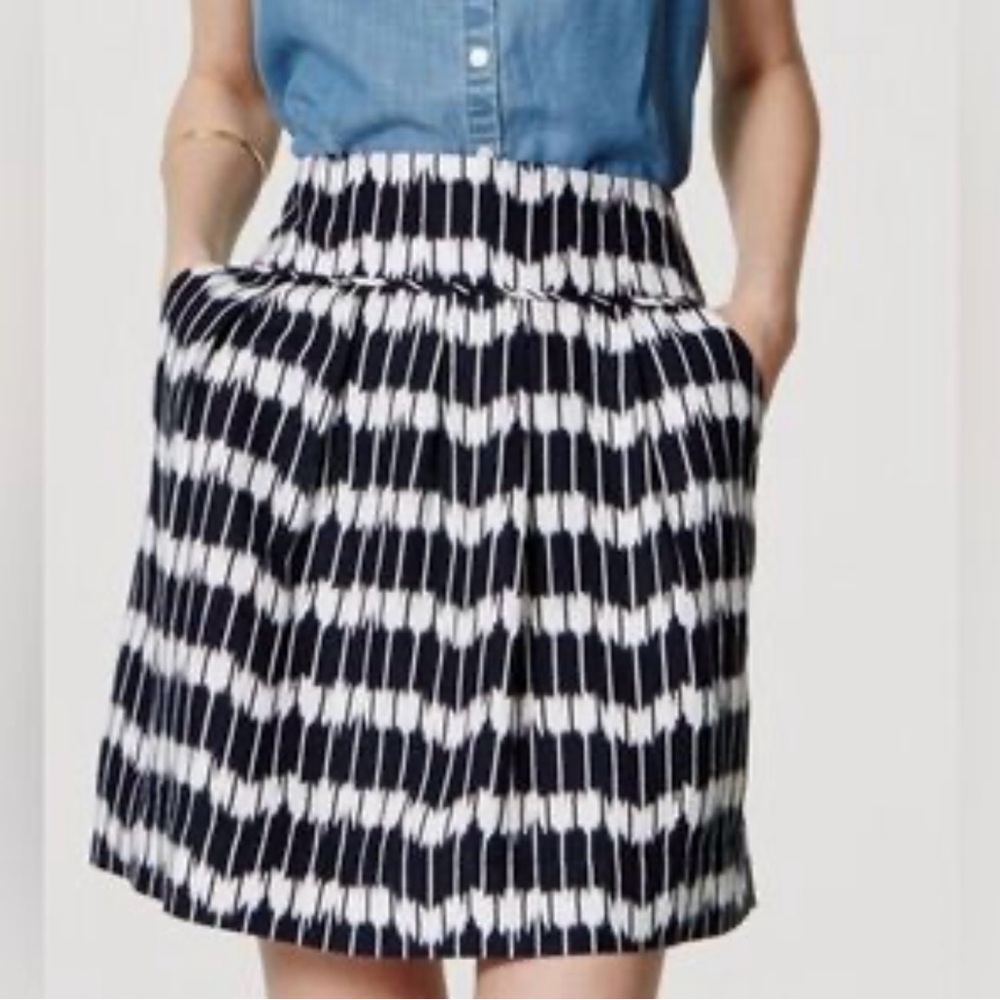 Fun navy & white print linen blend skirt, size 6